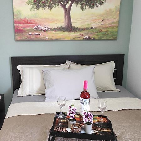 Spartacus Apartment อเล็กซานโดรโพลิส ภายนอก รูปภาพ