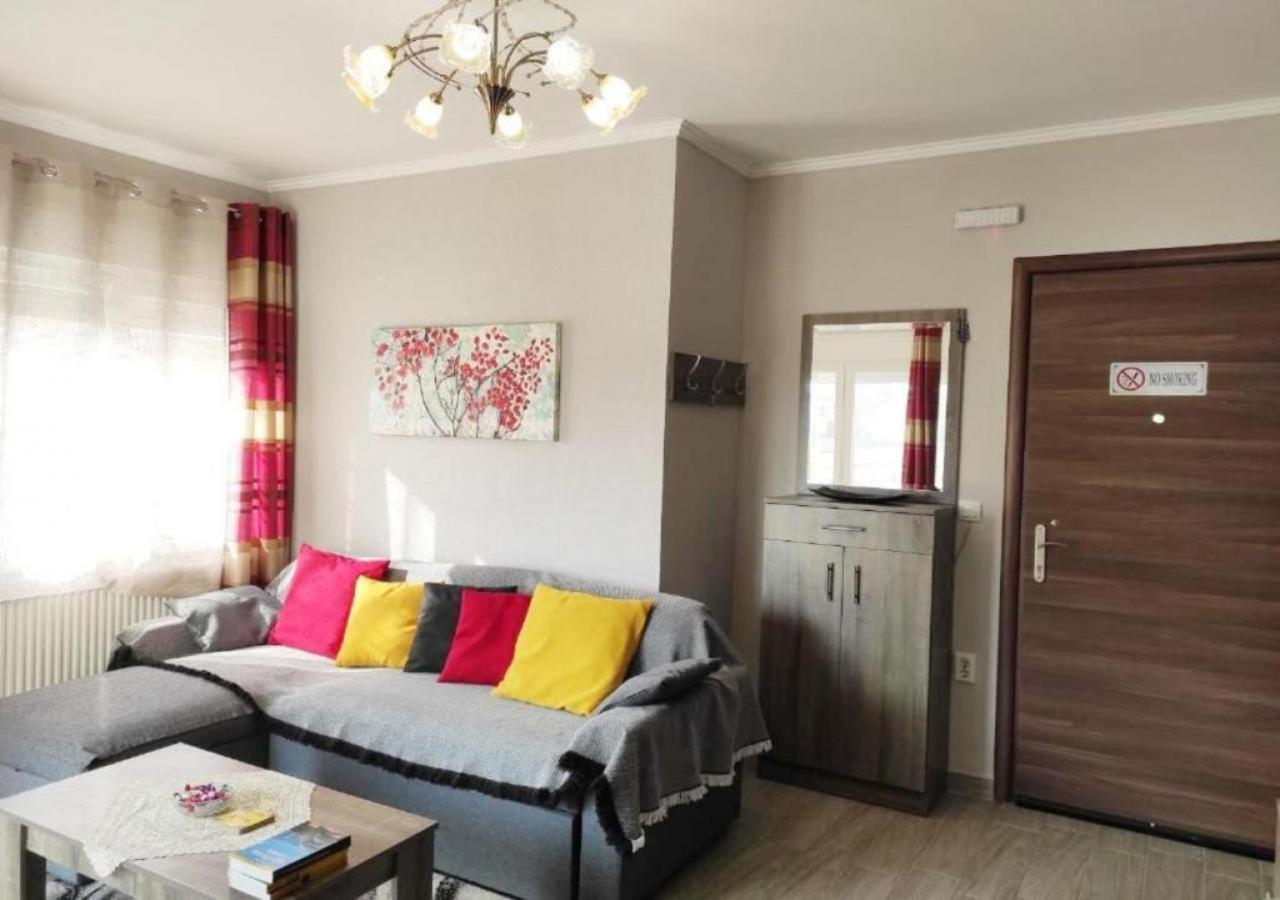 Spartacus Apartment อเล็กซานโดรโพลิส ภายนอก รูปภาพ